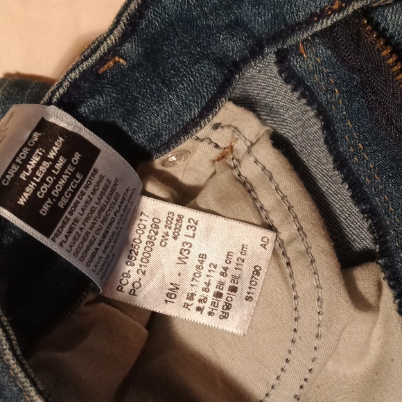 Signature Levi Mid Rise Boot Cut - Picture 9 of 9